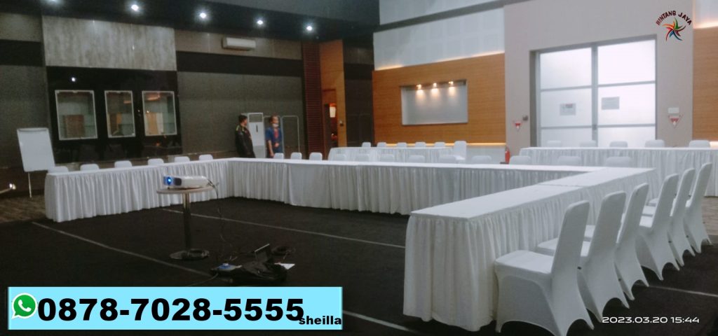 Rental kursi futura cover streeth putih Cipayung Jakarta Timur