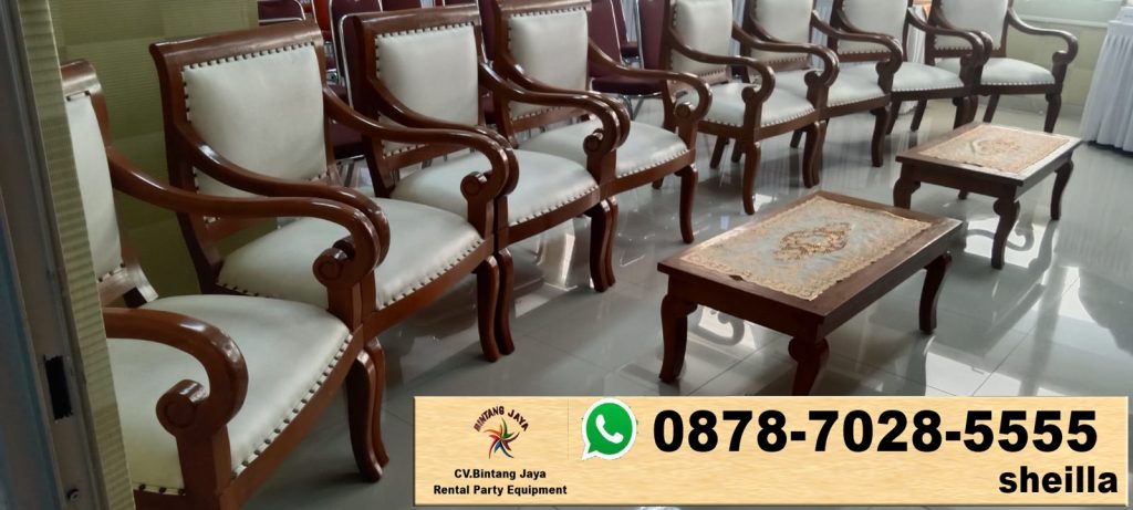 Rental kursi VIP kayu untuk tamu VIP Jakarta Selatan