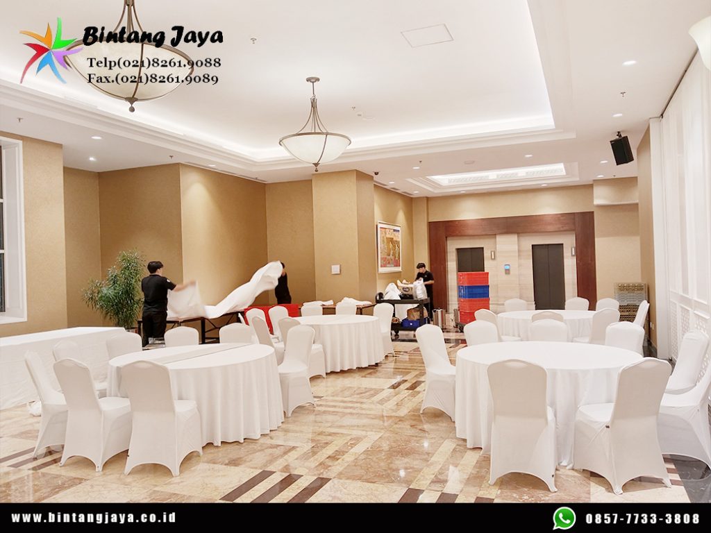 Sewa Meja Bulat dan Meja IBM Jakarta untuk Berbagai Kebutuhan Event